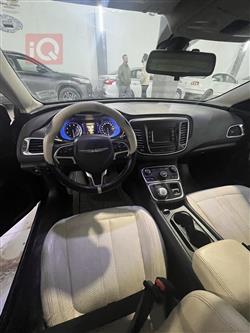 Chrysler 200
